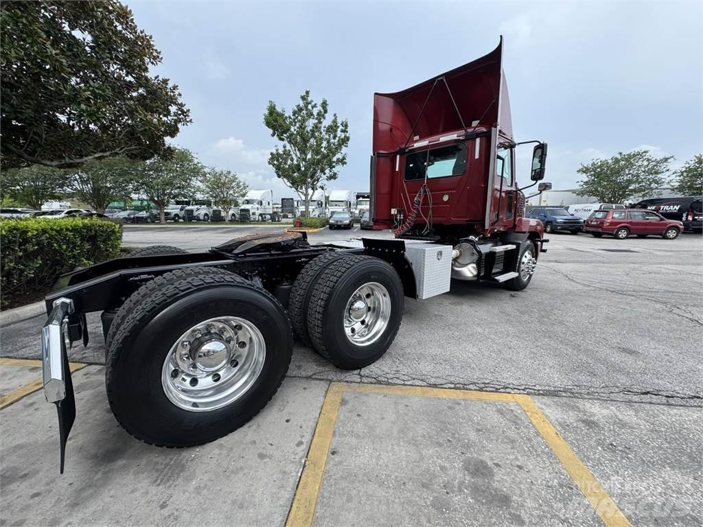 Mack AN64T Motrici e Trattori Stradali