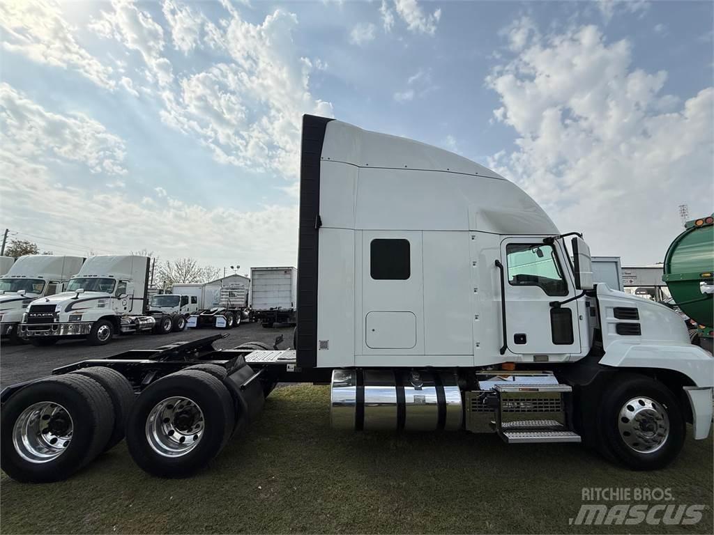 Mack AN64T Motrici e Trattori Stradali