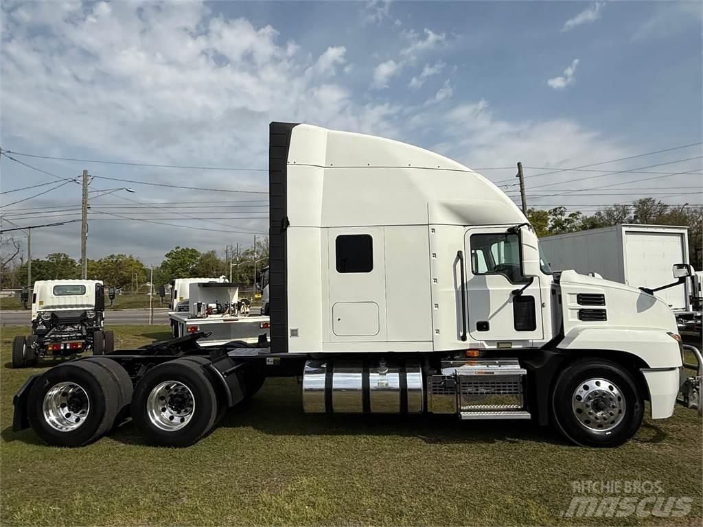 Mack AN64T Motrici e Trattori Stradali