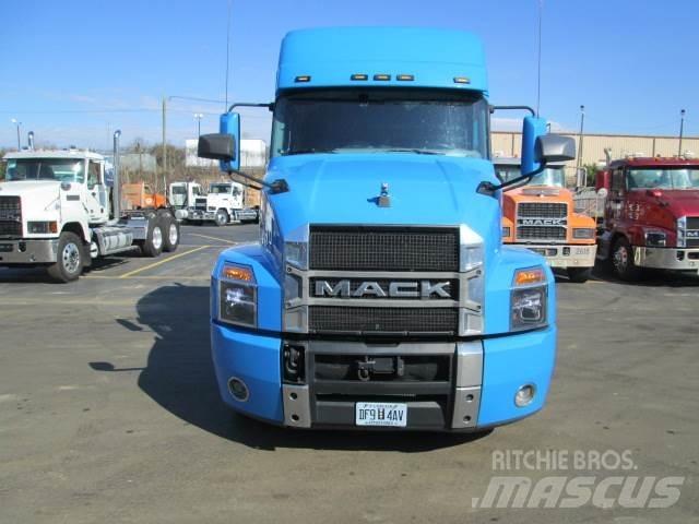 Mack AN64T Motrici e Trattori Stradali