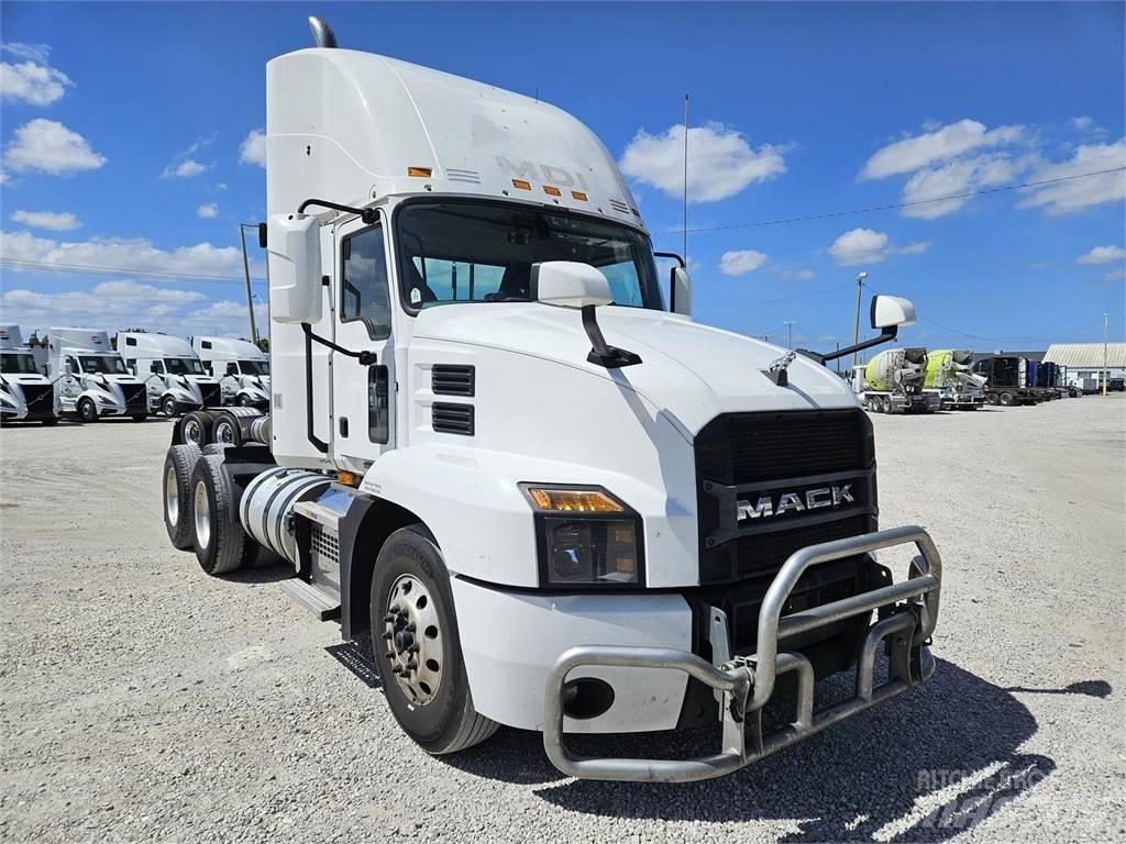 Mack AN64T Motrici e Trattori Stradali