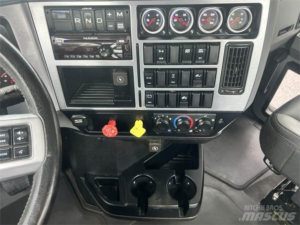 Mack AN64T Motrici e Trattori Stradali
