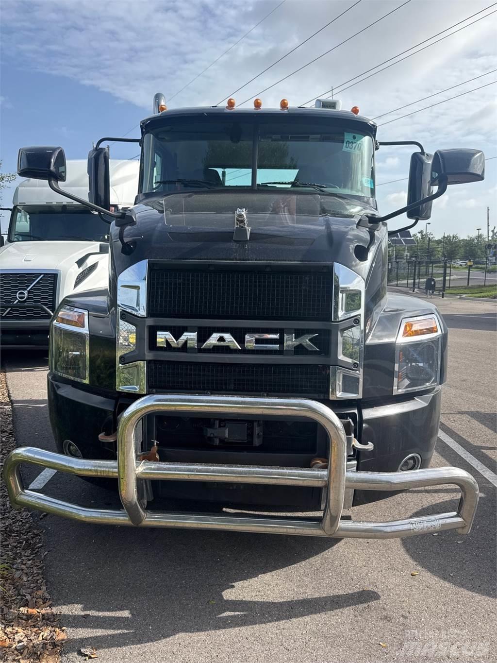 Mack AN64T Motrici e Trattori Stradali