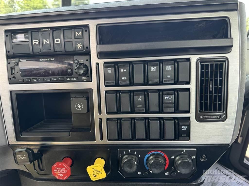 Mack AN64T Motrici e Trattori Stradali