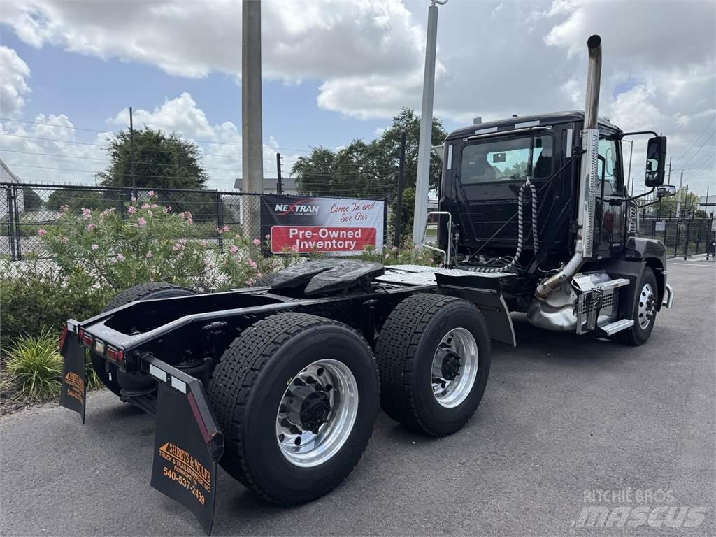 Mack AN64T Motrici e Trattori Stradali