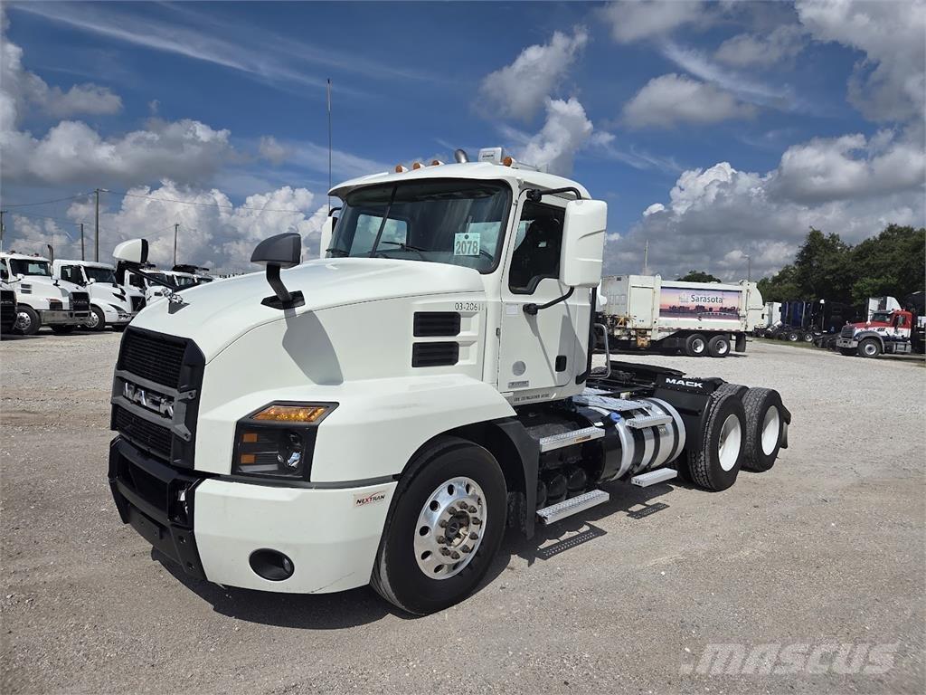 Mack AN64T Motrici e Trattori Stradali