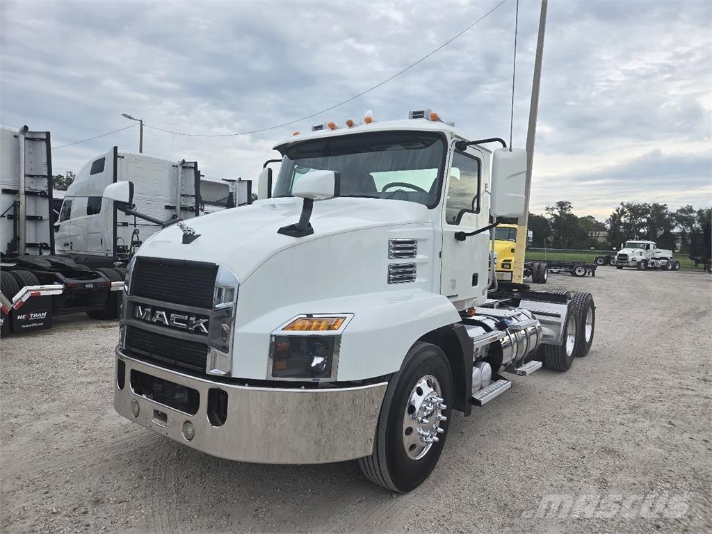 Mack AN64T Motrici e Trattori Stradali