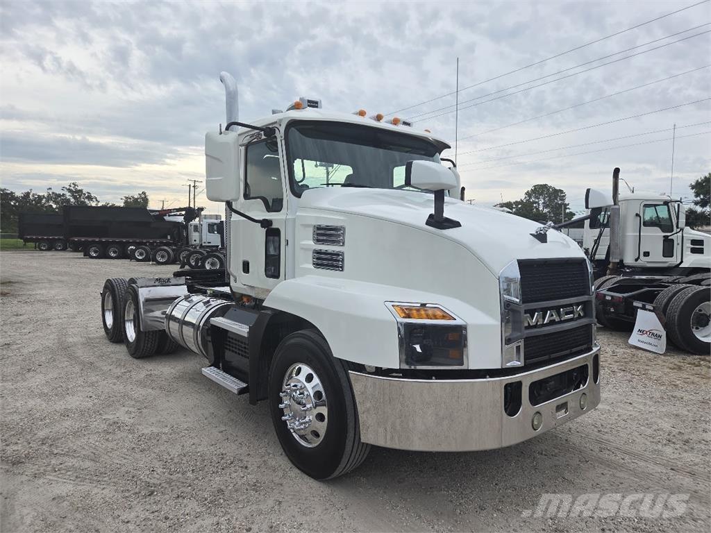 Mack AN64T Motrici e Trattori Stradali