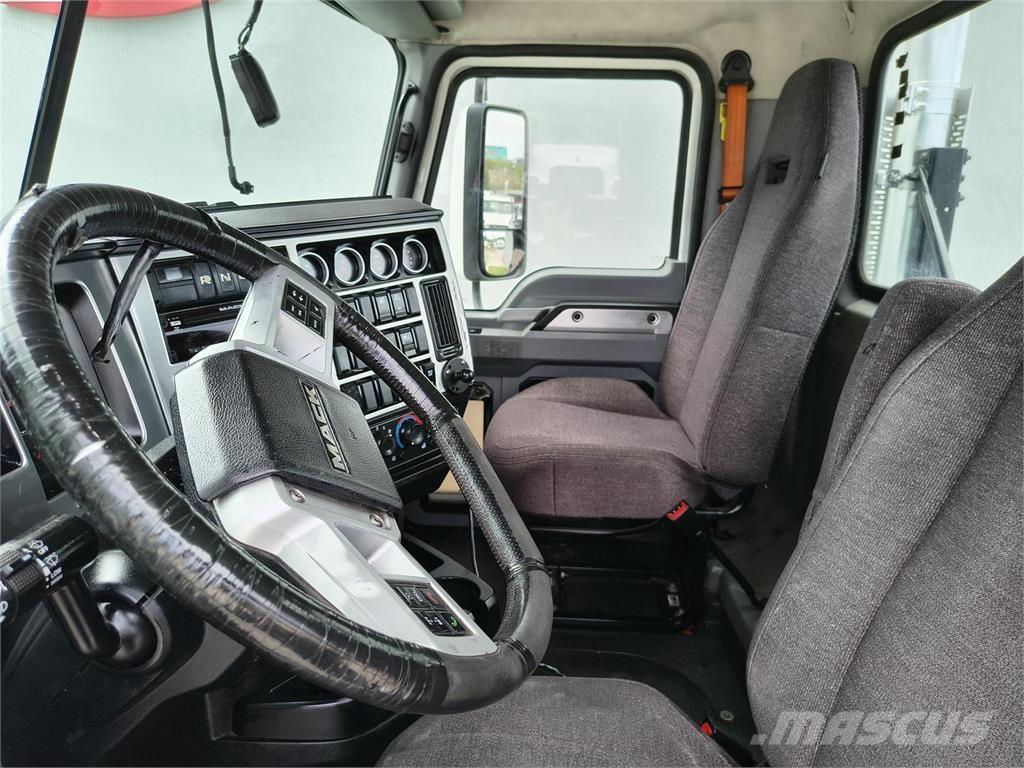 Mack AN64T Motrici e Trattori Stradali