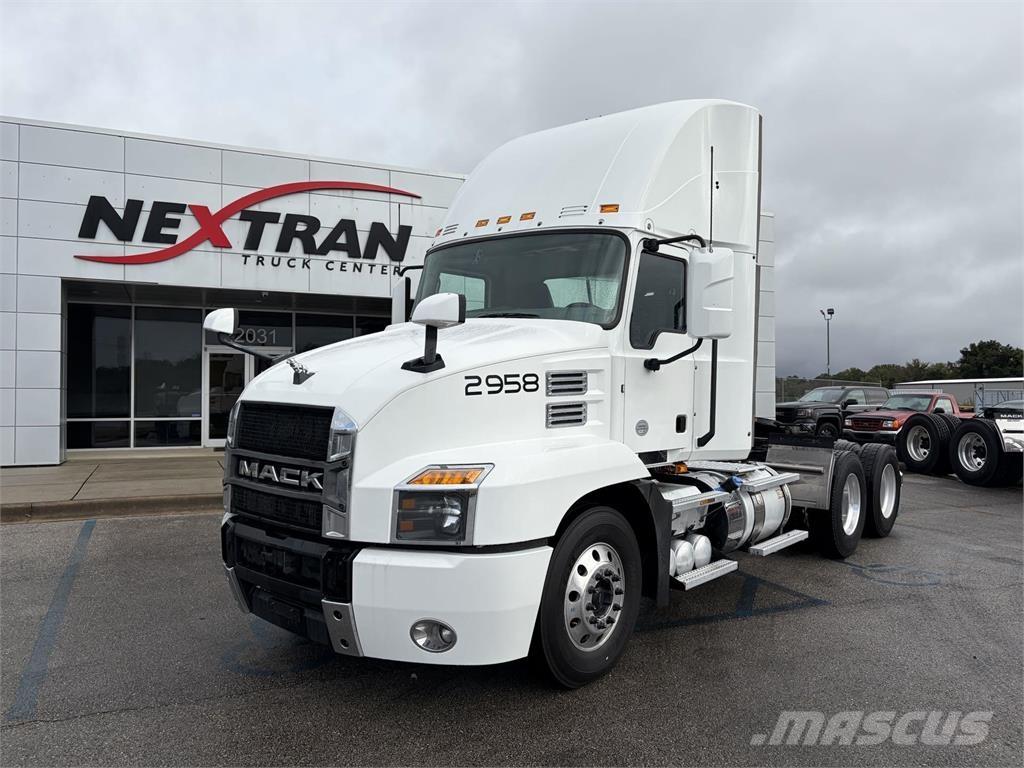 Mack AN64T Motrici e Trattori Stradali