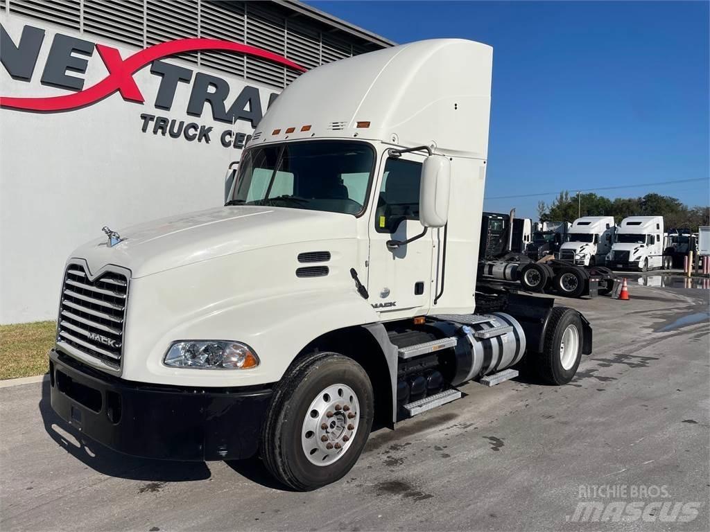Mack CXU612 Motrici e Trattori Stradali