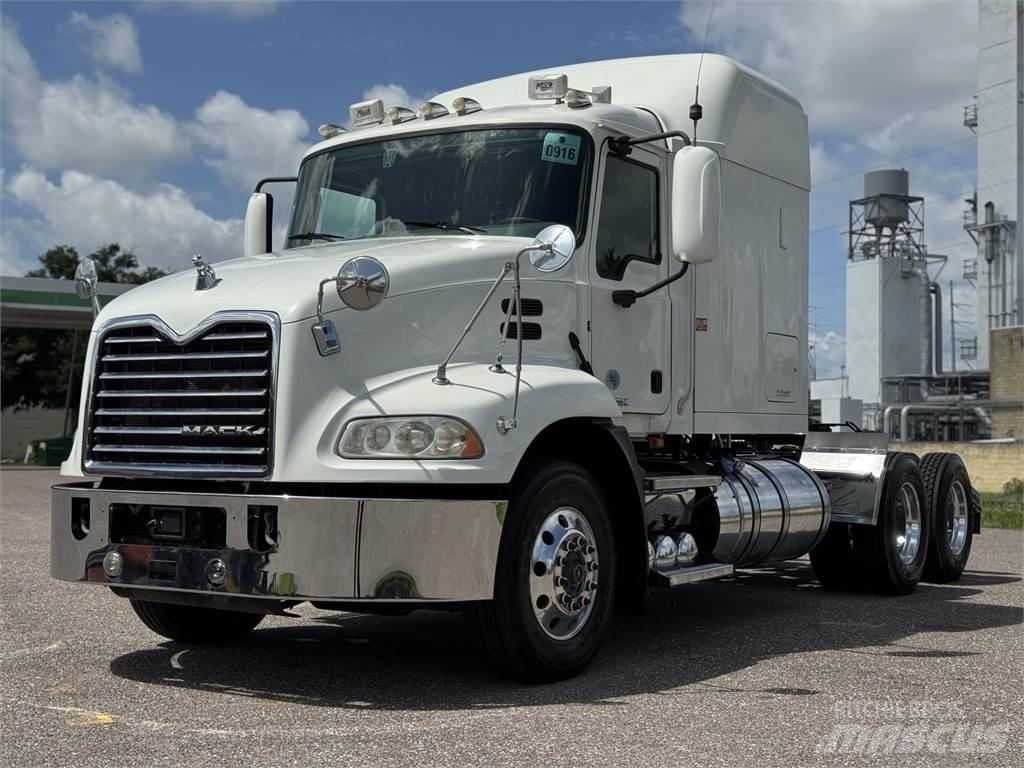 Mack CXU613 Motrici e Trattori Stradali