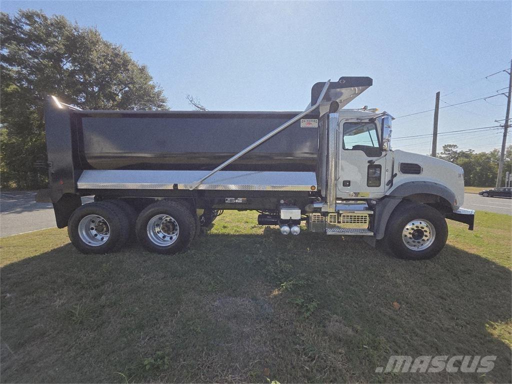 Mack GR64B Camion ribaltabili