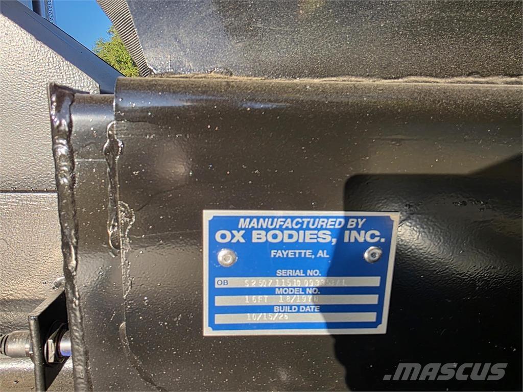 Mack GR64B Camion ribaltabili