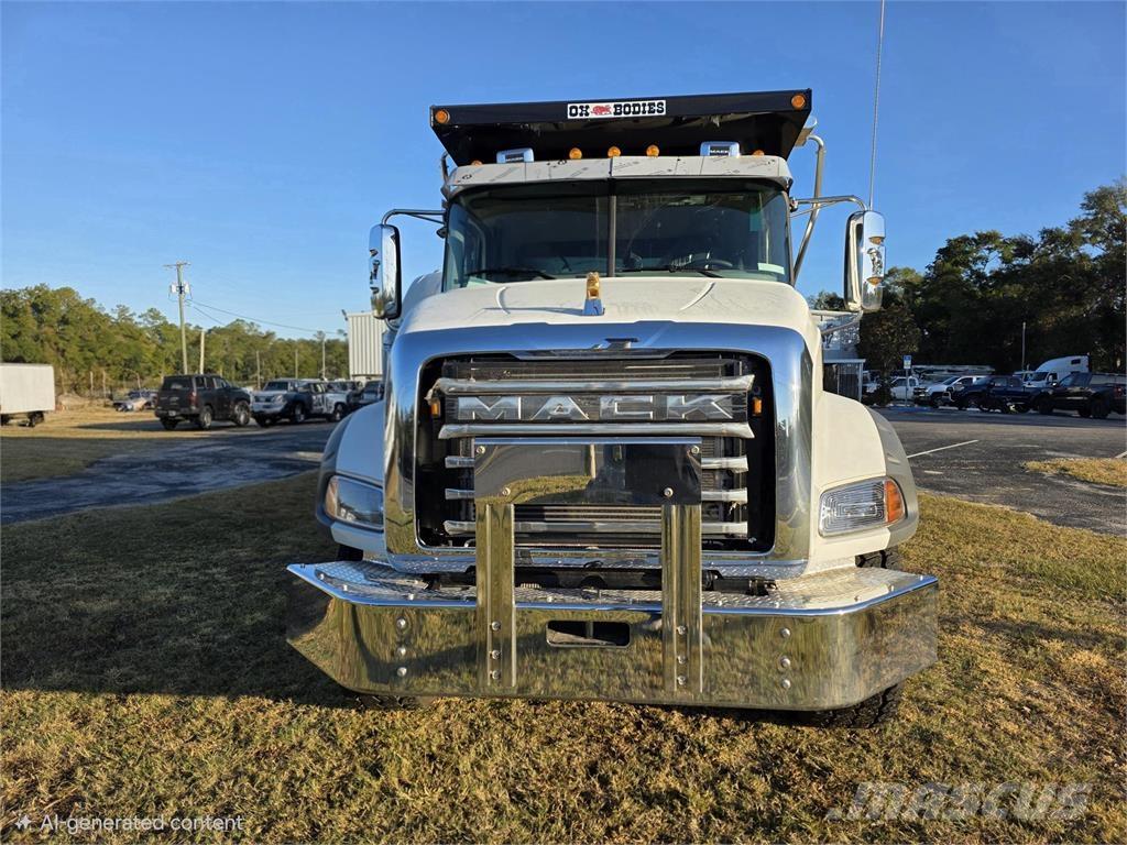 Mack GR64B Camion ribaltabili