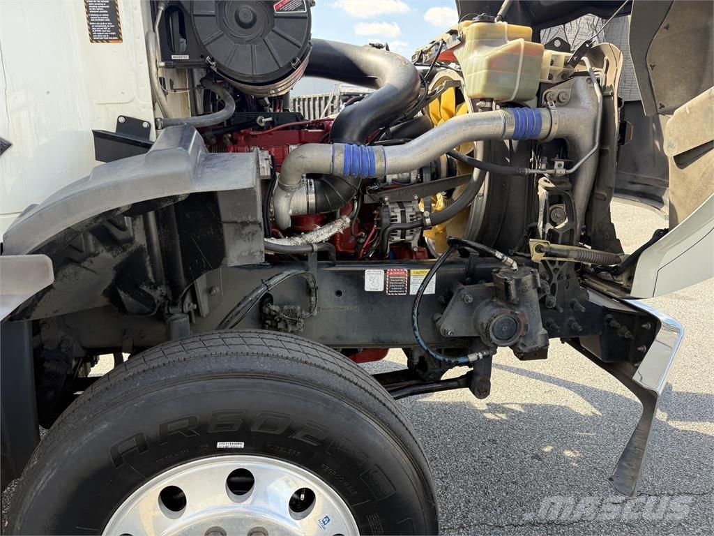 Mack GR64B9 Camion cassonati