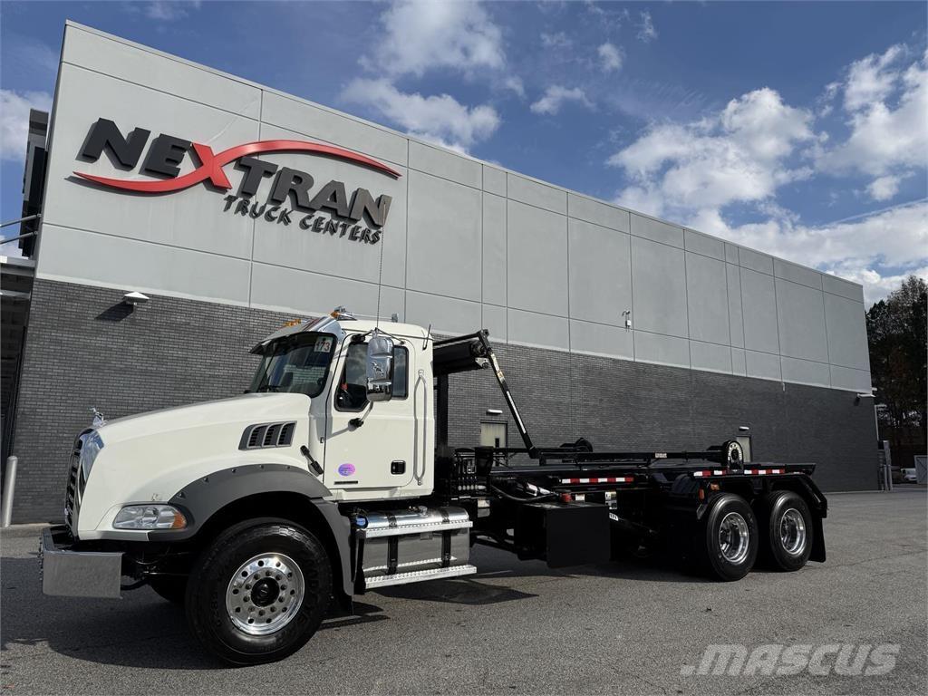 Mack GR64BR Camion altro