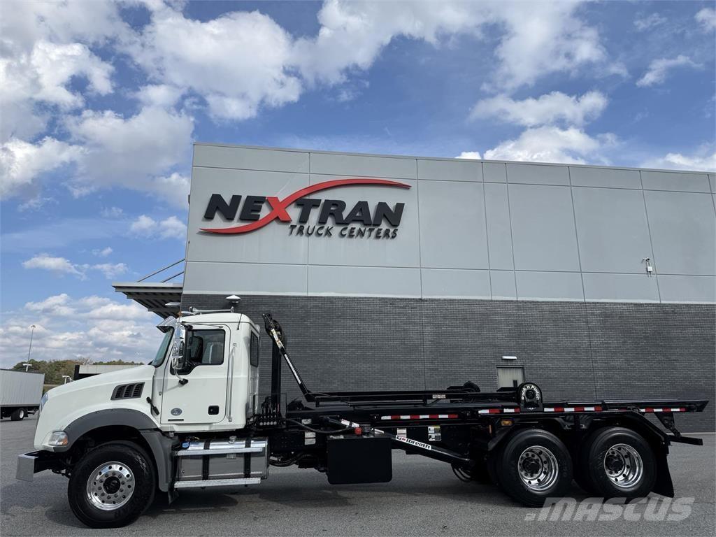 Mack GR64BR Camion altro