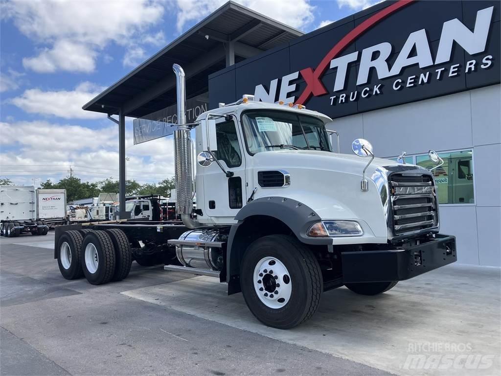 Mack GR64BRX Autocabinati