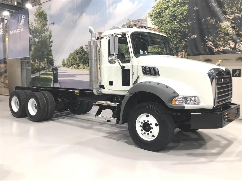 Mack GR64BX Betoniere