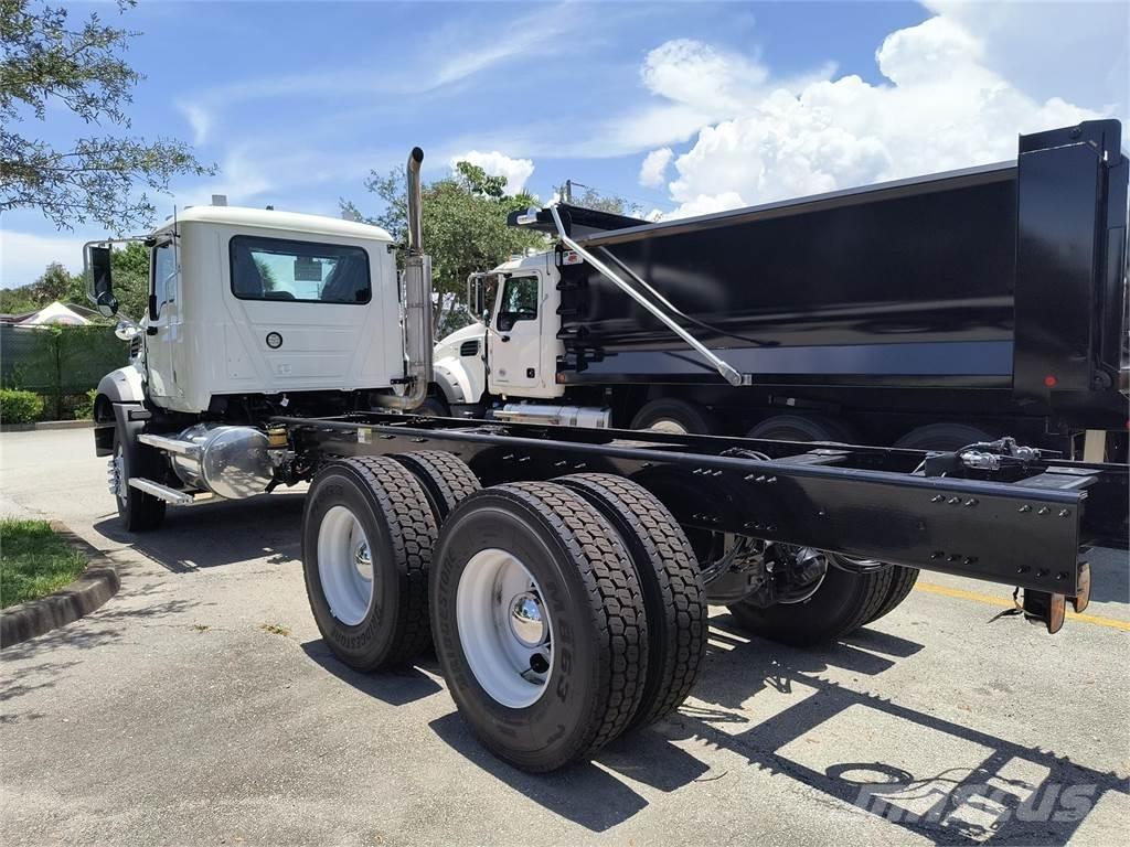 Mack GR64BX Betoniere