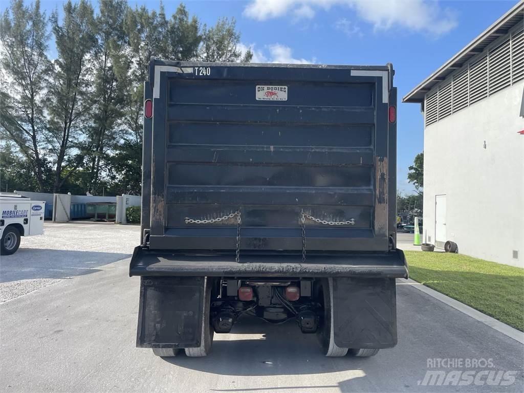 Mack GR64F Camion ribaltabili