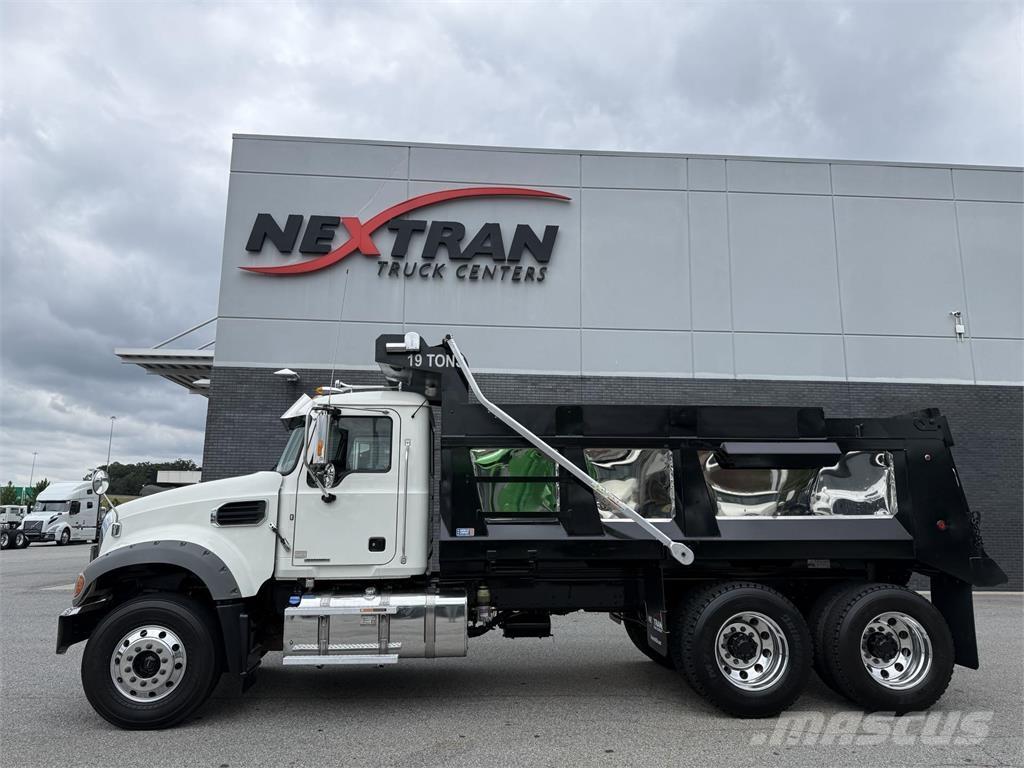 Mack GR64F Camion ribaltabili