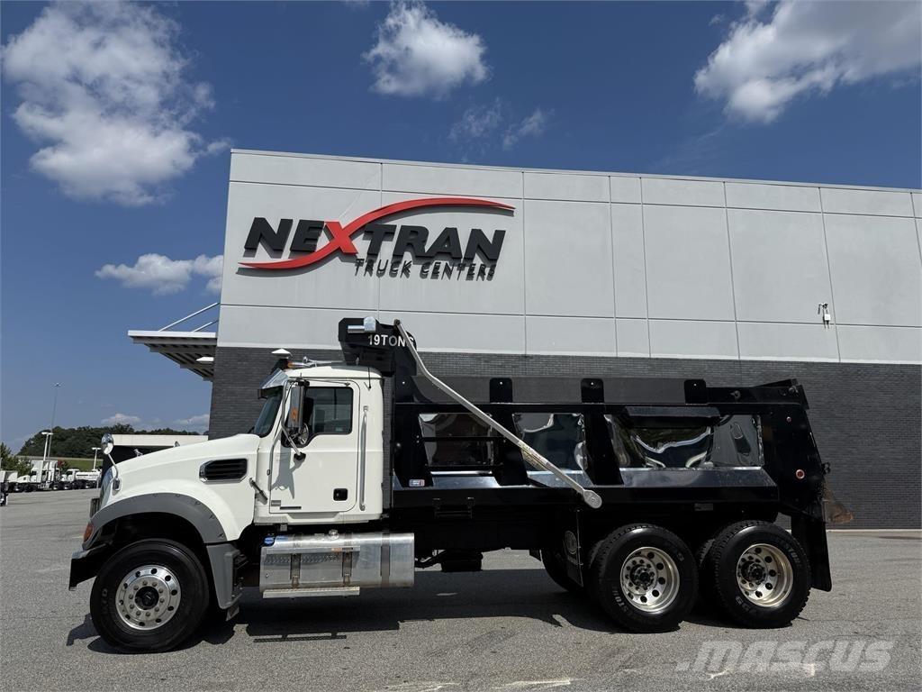 Mack GR64F Camion ribaltabili