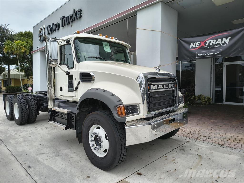 Mack GR64F Forestale - Altro