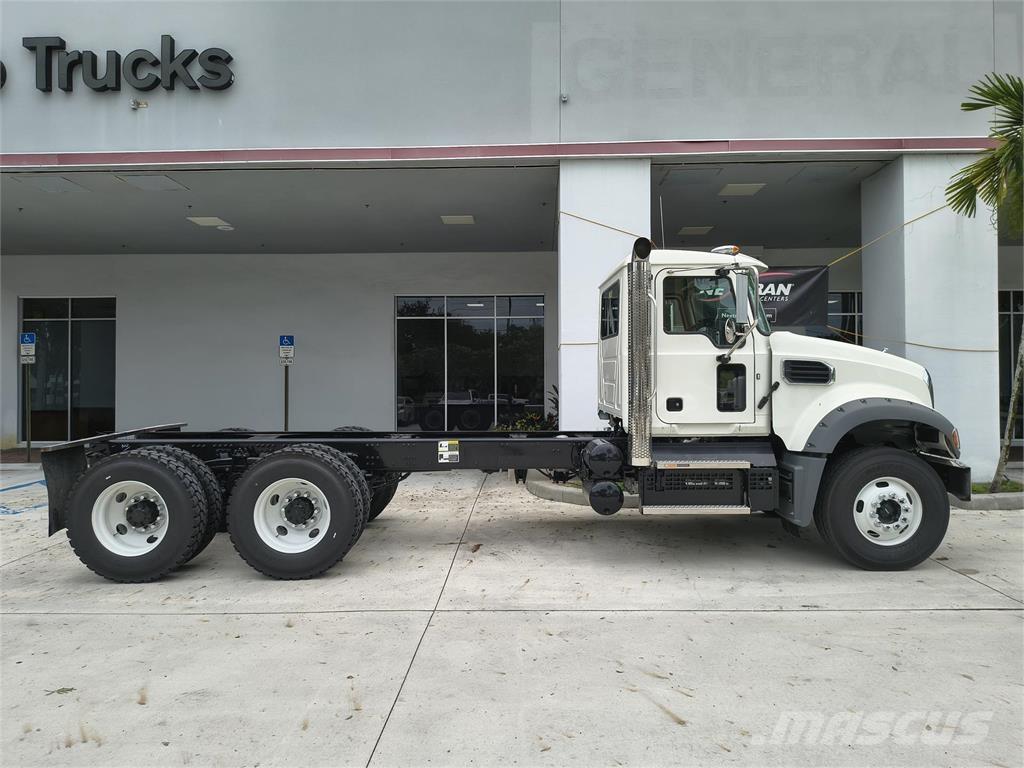 Mack GR64F Forestale - Altro