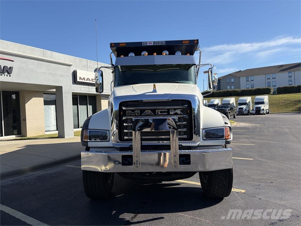 Mack GR64FR Camion ribaltabili