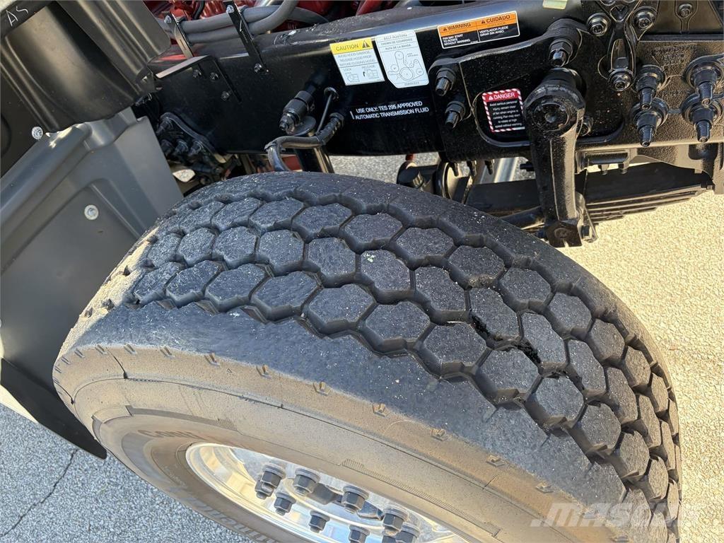 Mack GR64FR Betoniere