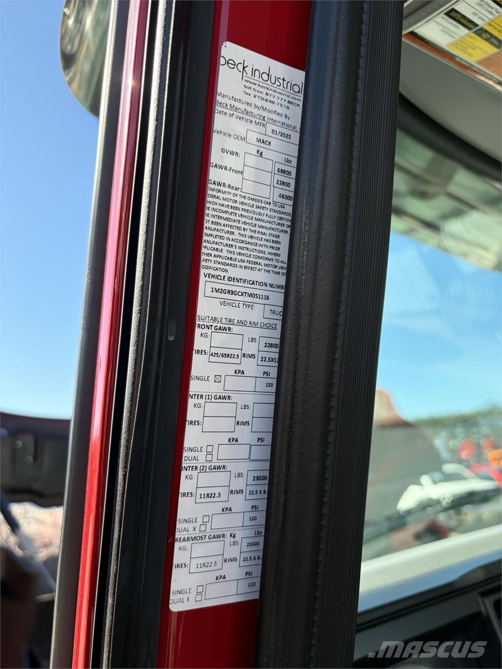 Mack GR64FR Betoniere