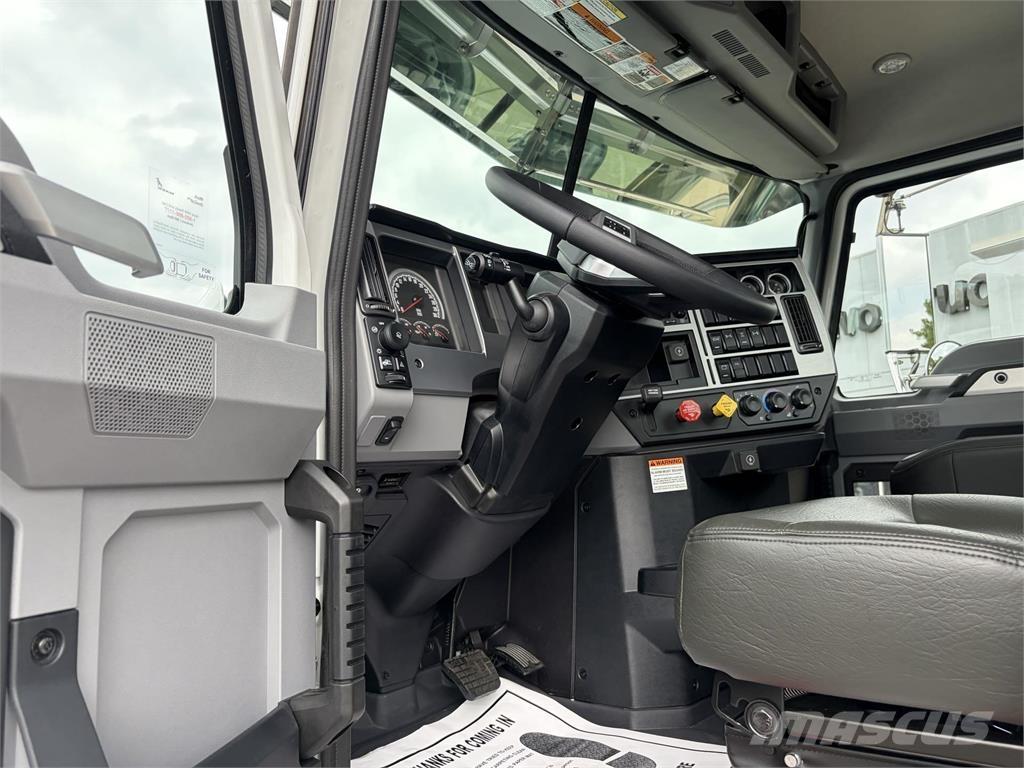 Mack GR64FT Motrici e Trattori Stradali