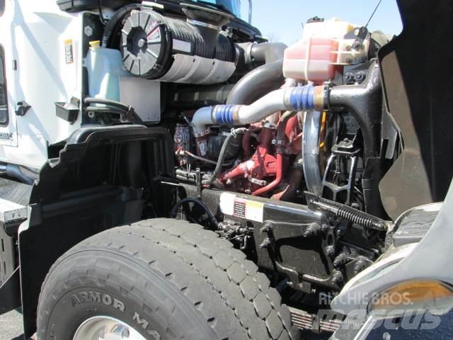 Mack GU713 Camion altro