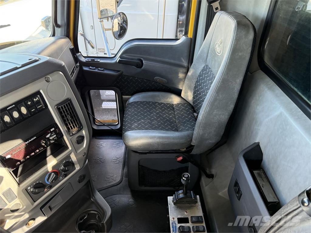 Mack GU713 Camion ribaltabili