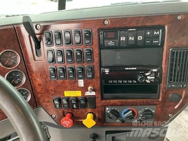Mack GU800 Autocabinati
