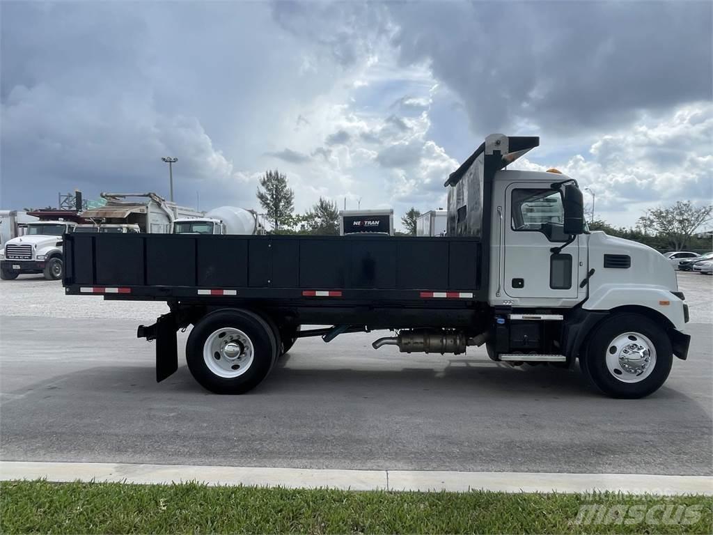 Mack MD642 Autocabinati