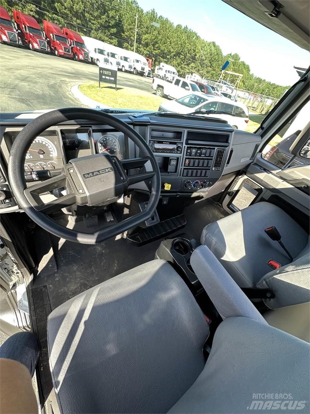Mack MD7 42R Autocabinati