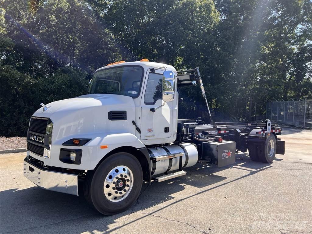 Mack MD7 42R Autocabinati