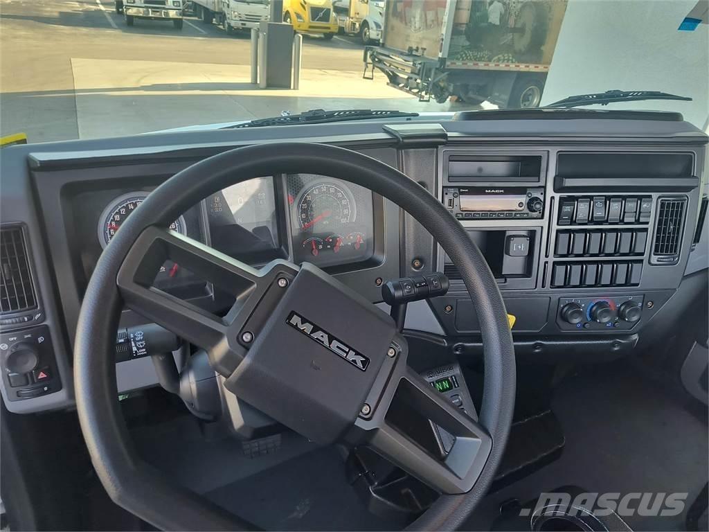 Mack MD7 42R Autocabinati
