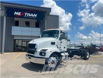 Mack MD742 Autocabinati