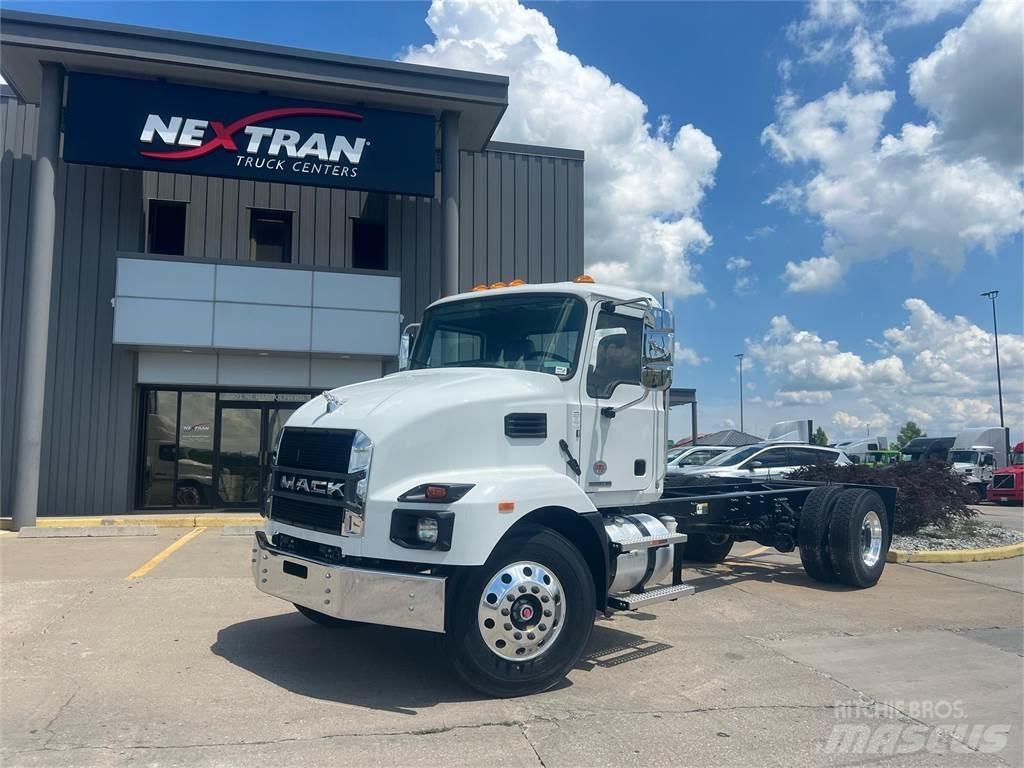 Mack MD742 Autocabinati