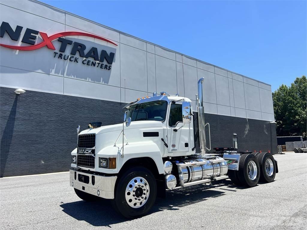 Mack PI64T Motrici e Trattori Stradali