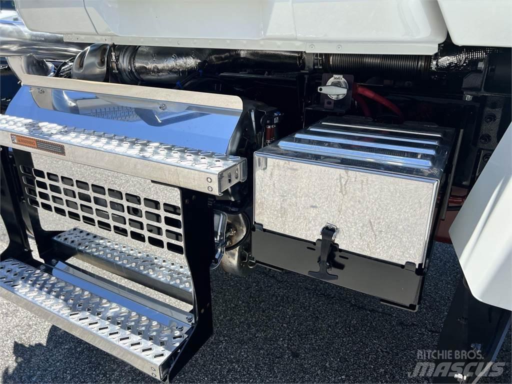 Mack PI64T Motrici e Trattori Stradali
