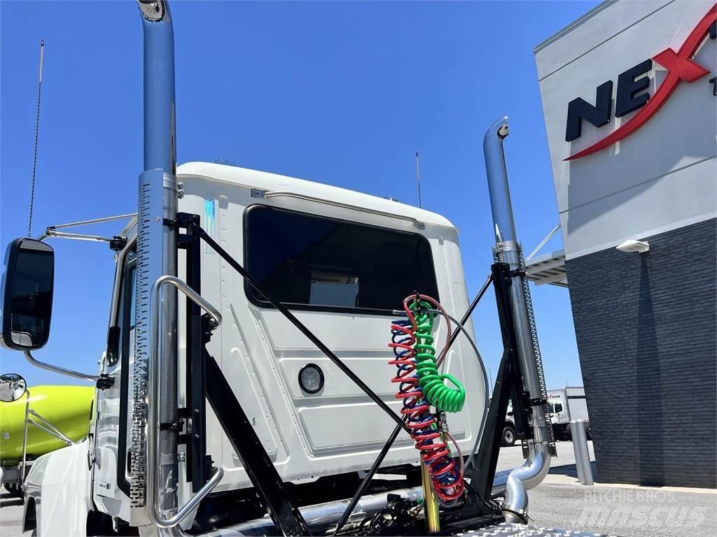 Mack PI64T Motrici e Trattori Stradali