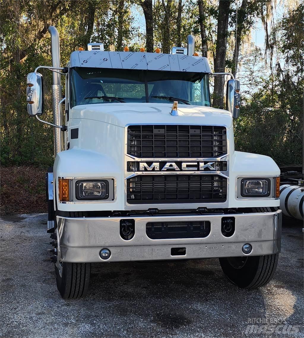 Mack PI64T Motrici e Trattori Stradali