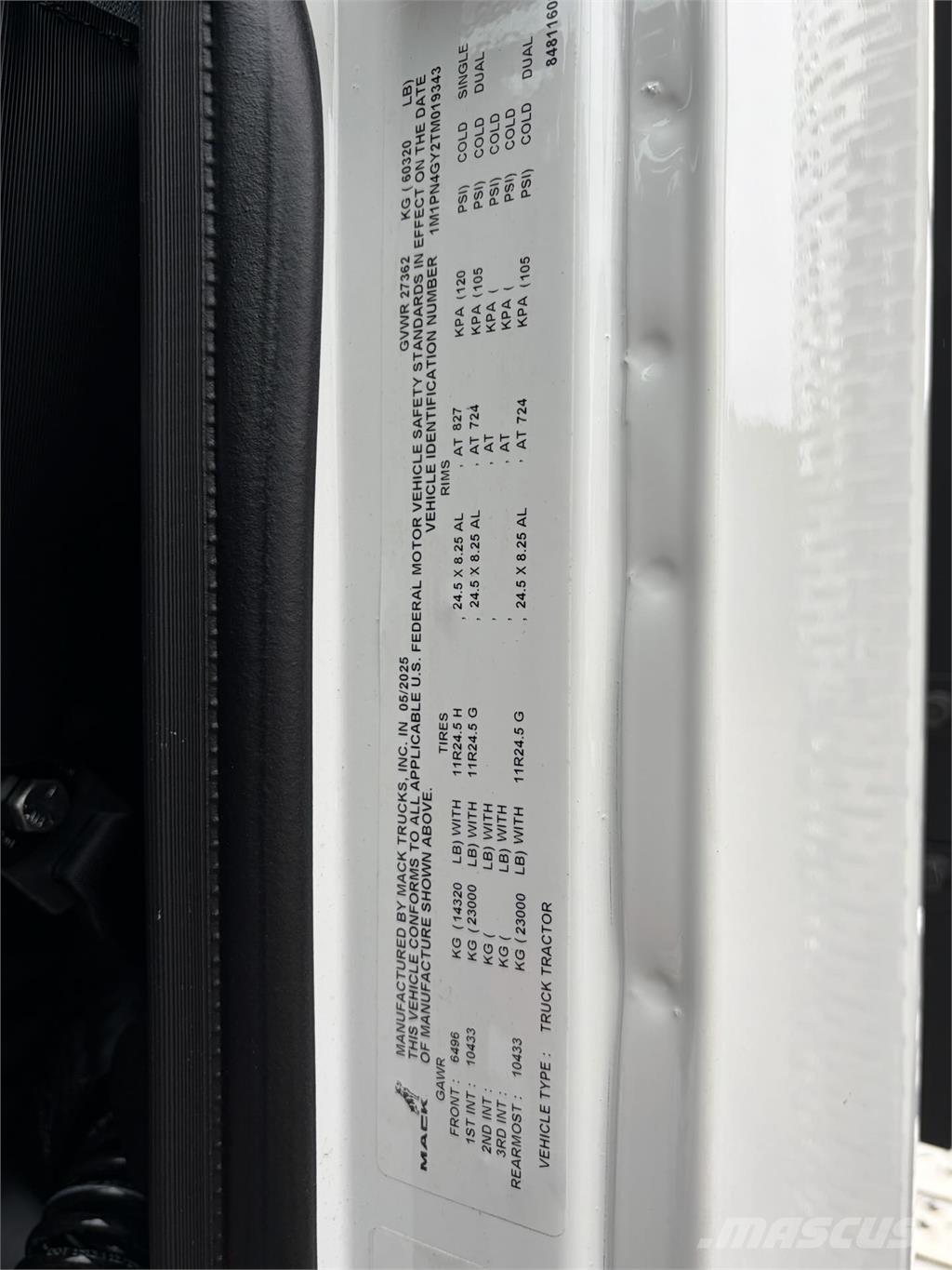 Mack PI64T Motrici e Trattori Stradali