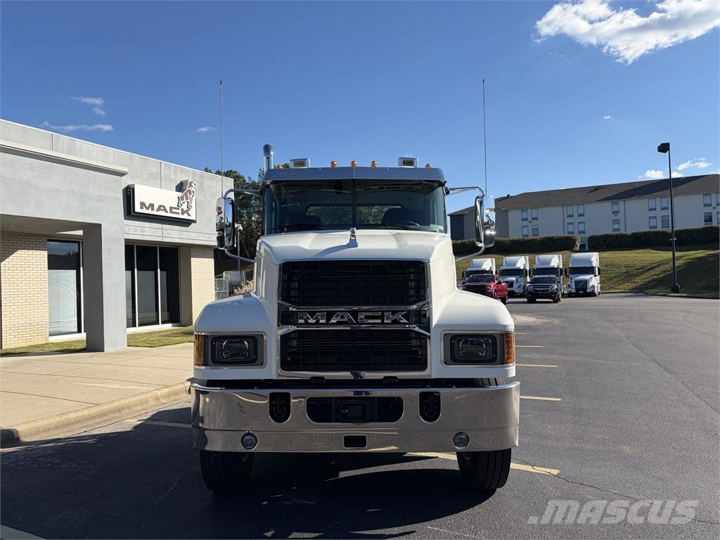 Mack PI64T Motrici e Trattori Stradali