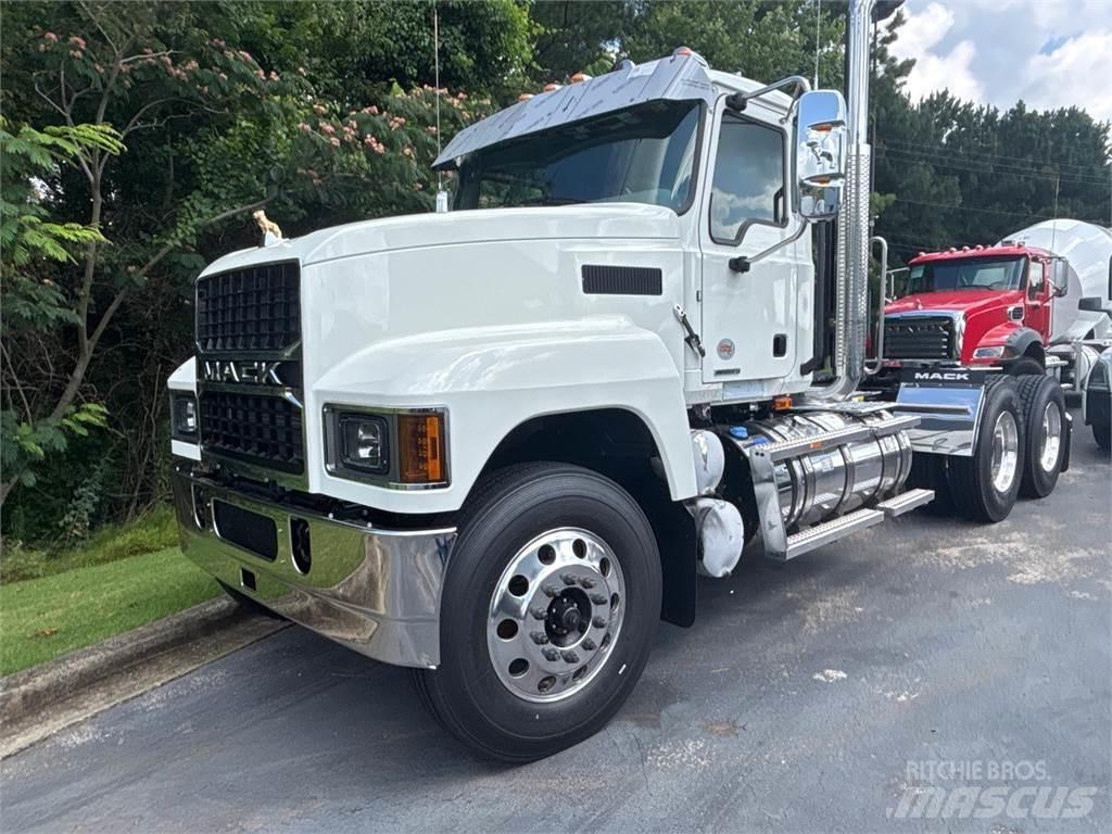 Mack PI64T Motrici e Trattori Stradali